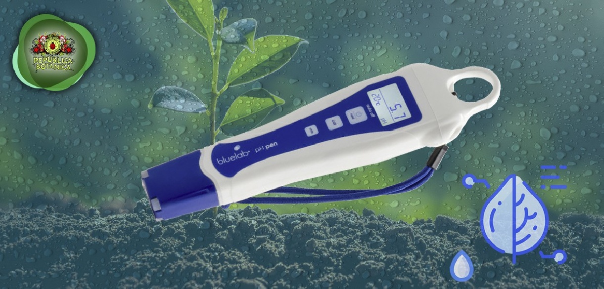 Medir la calidad del agua de la plantación con PHmetro Pen BlueLab 